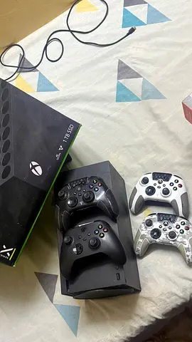 Xbox series X with 4 controllers