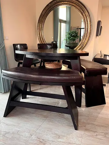 Home centre dinning table
