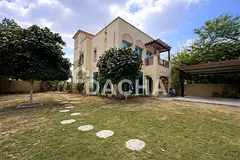 CORNER PLOT! / 4 Bed Villa / Vacant Soon