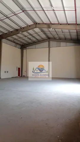 للإيجار – مستودع مميز بمواصفات عالية في أم القيوين (منطقة أم الثعوب)