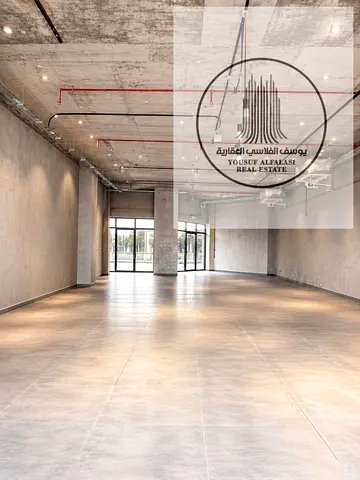 Commercial shops with different sizes and high power for all businesses