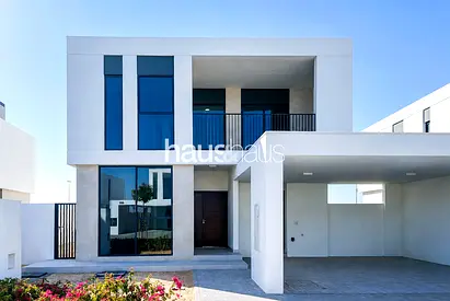 Fairway 4BR Villa | Golf View | Large Plot