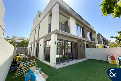 Pool and Park Backing | Upgraded | 4 Bedroom