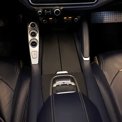صورة 14 لـ 2017 Ferrari GTC4 LUSSO