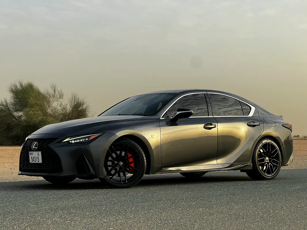 Lexus IS-Series 2021 — photo 1 of 10