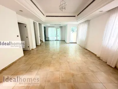 4 BED TH |Single Row |Corner unit |Vacant