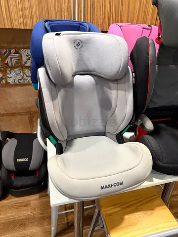Maxi-Cosi Child Car Seat / Booster - Light Grey