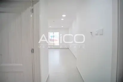 Studio | Droor Residency 11 | Good Deal