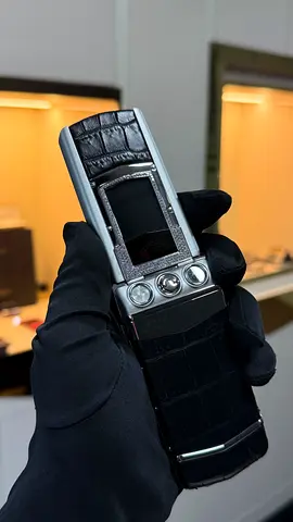 Vertu Ayxta Black Crocodile