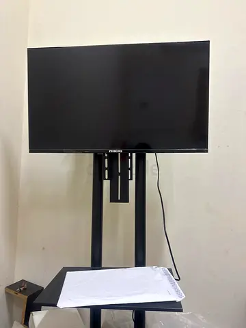 Nikai TV 40 inch with stand