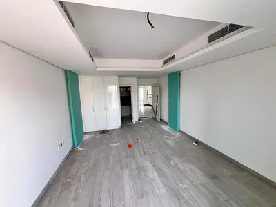 فرصة مميزة للإيجار السنوي فيلا بتصميم تراثي في منطقة الحوشي بالشارقة، فيلا جديدة أول ساكن ويتم تجديدها بالكامل بأحدث الديكورات والتشطيبات الراقية