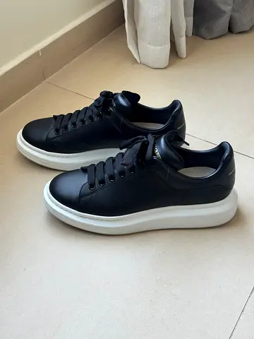 Alexander McQueen Black Sneakers - EU 43