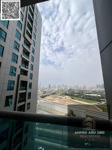 اشيك واجمل غرفتين وصاله منفصله2حمام مطبخ مغلق تكييف مركزي بلكونه اطلاله مفتوحه تشطيبات ممتازه موقع مميز وحيوي سهل الوصول لدبي والشارقه