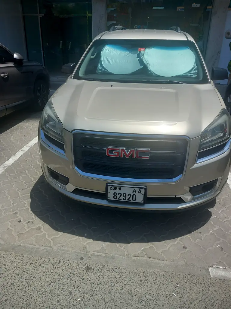 GMC Acadia 2016 — photo 1 of 4