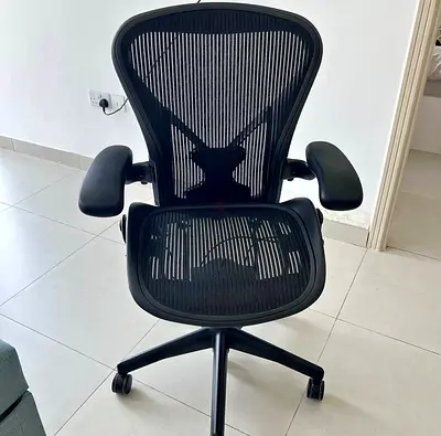 For selling Herman Miller Areon chair size B size and C available