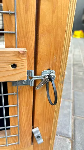 Wooden animal cage for travelling