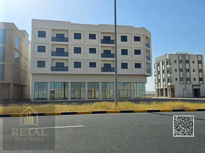 بناية جديدة كورنر للبيع | 10 محلات + 22 وحدة | دخل مليون سنوي