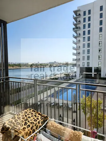 Canal and pool view / Furnished / Vacant