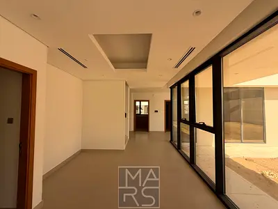 Spacious 5BR Villa with Garden, Majlis & Maid Room