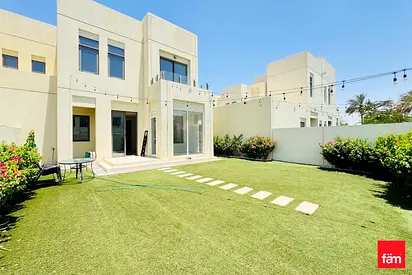 ready to move \ well maintained \ landscaped gardn
