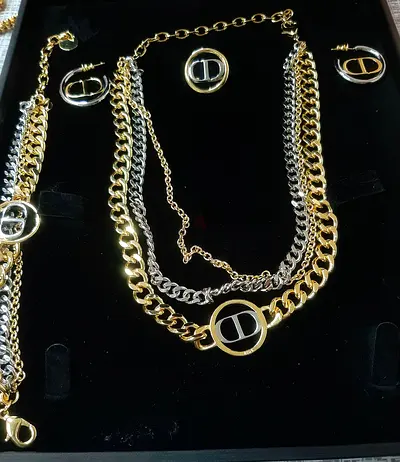 DIOR Set 5 pcs. New.