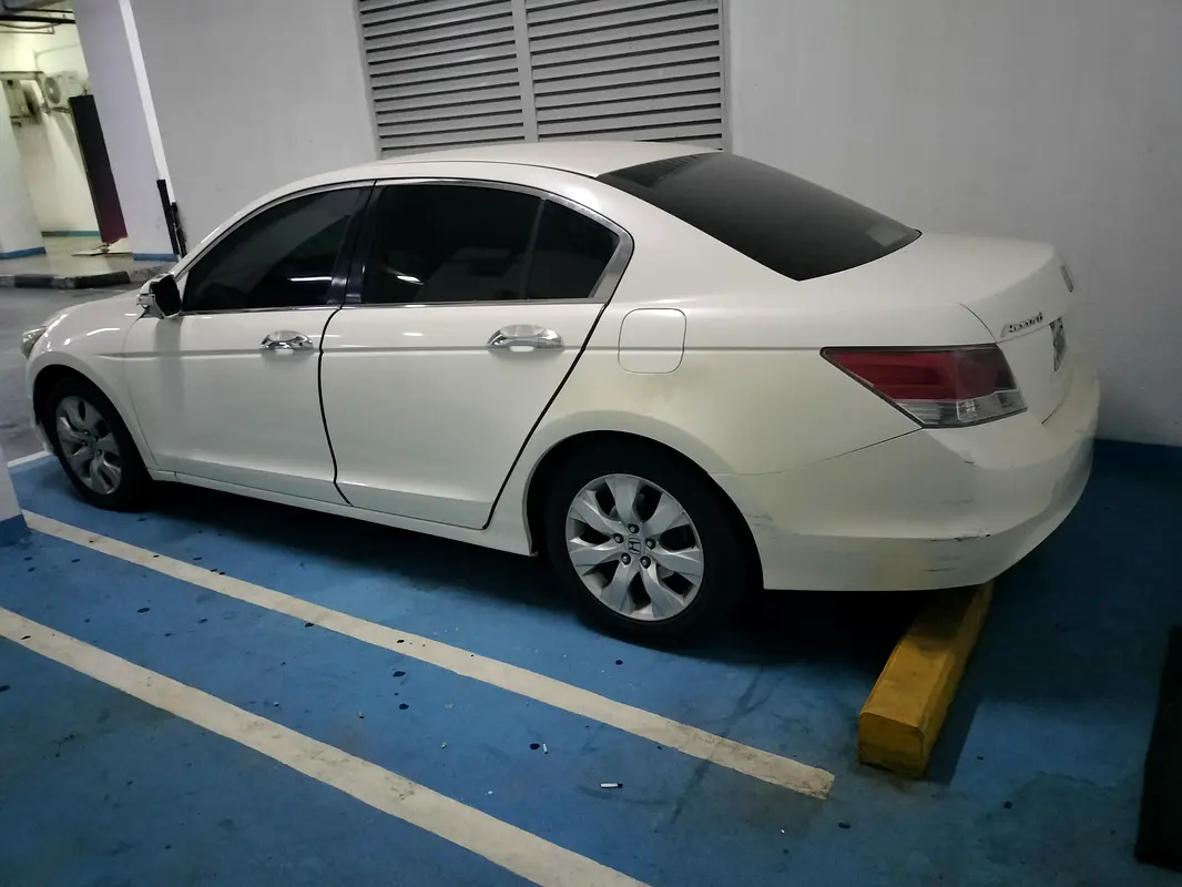 Honda Accord 2008 — photo 1 of 16