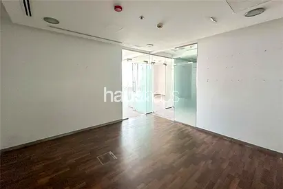 Fitted | Unfurnished | 3 Cabins | DDA License