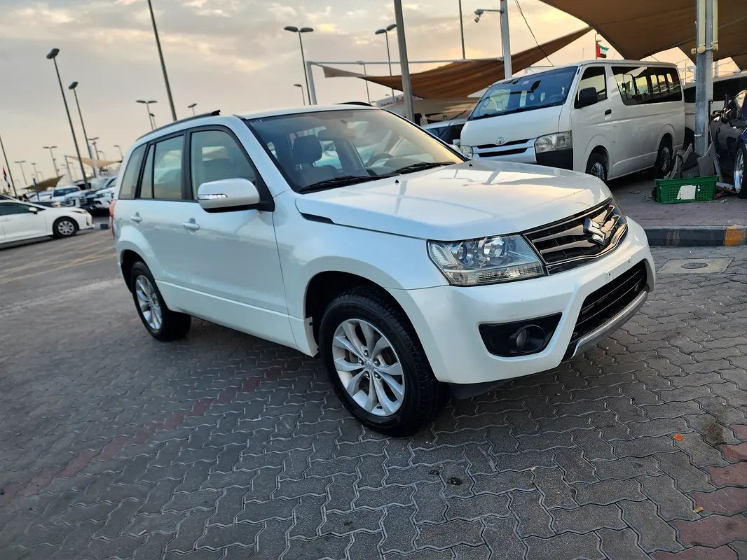 Suzuki Vitara 2016 — photo 1 of 13