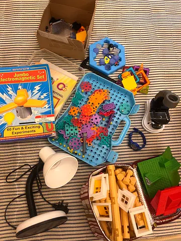 Free toys and lamp