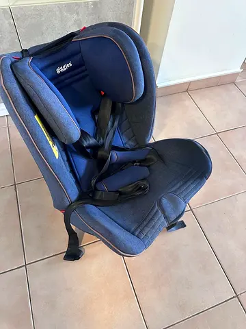 Giggles Like new used few times only