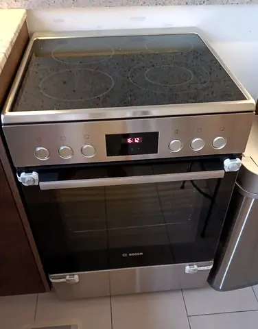 Bosch freestanding electric cooker with ceramic hob and Oven