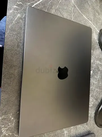 Macbook Pro m5 24GB/1TB 14 Inch - Totally New