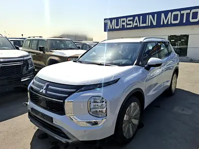 Outlander P Line 2.5L 2026 White Petrol (Export Only)