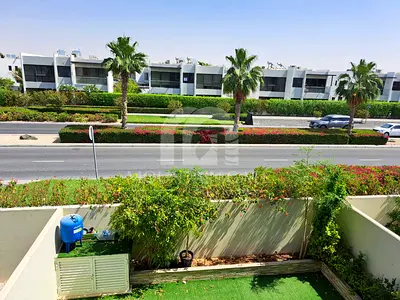 R2MB | 3BR + M | Single row | prime location | VOT