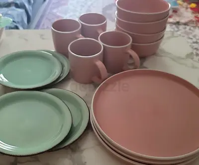 Ceramic dinnerware set — plates, bowls and mugs