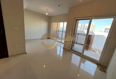 FAMILY LIVING | SINGLE ROW | SPACIOUS LAYOUT