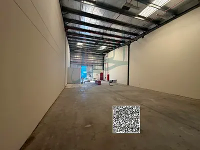 فرصة استثمارية رائعة لأصحاب الأنشطة التجارية والصناعية للإيجار مستودع مساحه 2400 قدم مكتب +حمام الدفعات 4