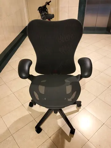 Herman Miller mirra 2 chair.good condition only little use for selling