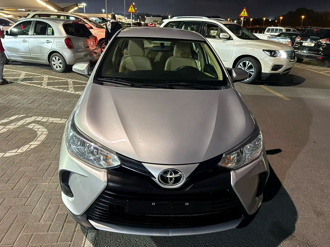 Toyota Yaris 2022 — photo 1 of 9