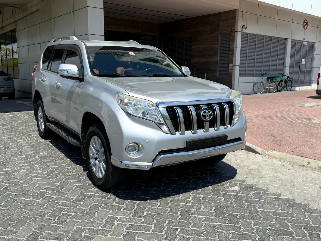 Toyota Prado 2016 — photo 1 of 12