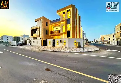 Own a villa on Sheikh Mohammed Bin Zayed Road with a swimming pool and very close to the main promenade. Two floors + roof.