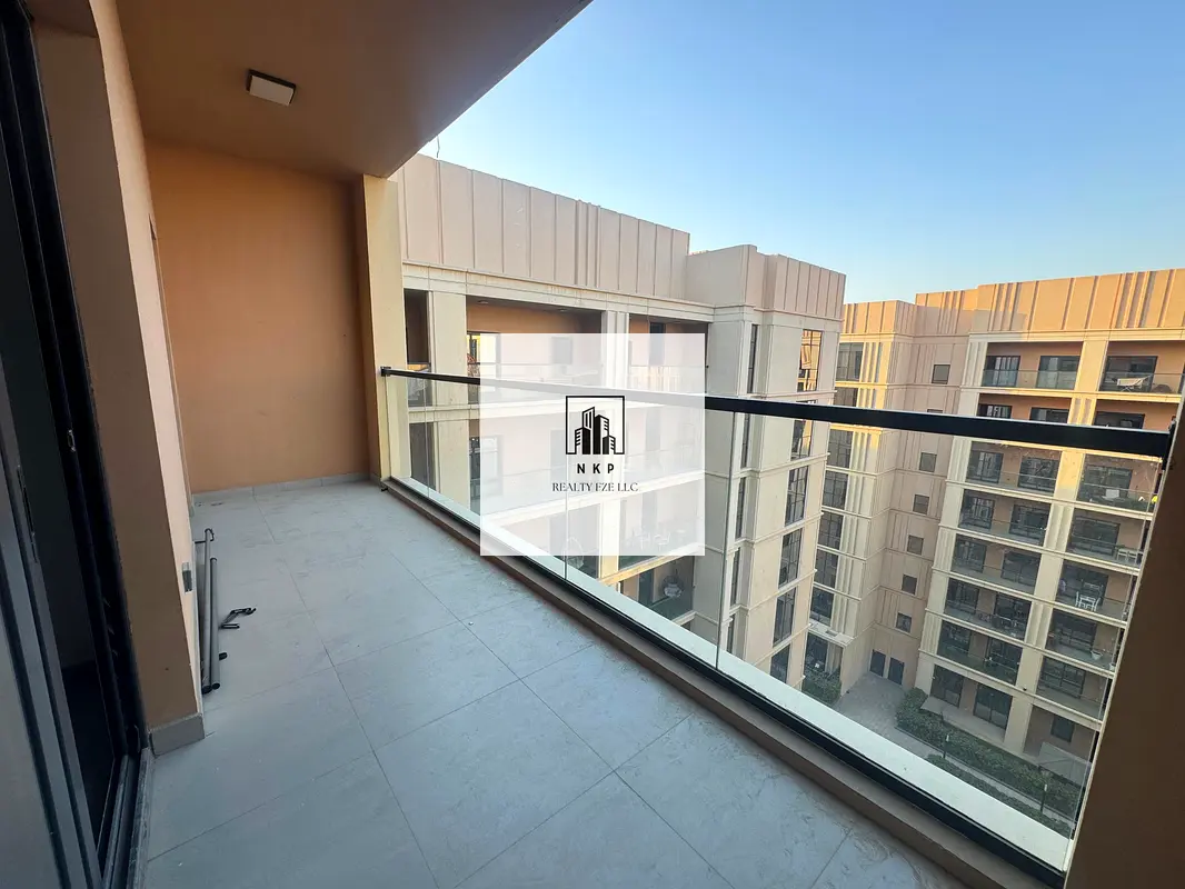 1 Bhk Apartment With Big Size Balcony