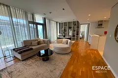 Luxury Furnishing | Dubai Ain View | Vacant Now