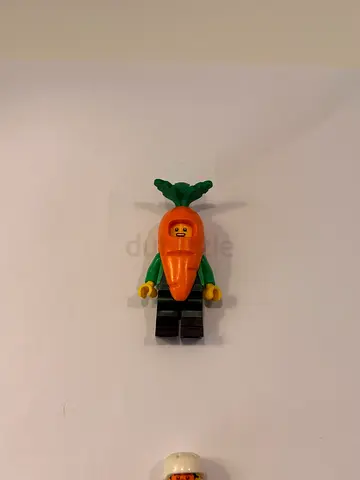 LEGO Collectable Minifigures Series 24 Carrot Mascot 71037, Multicolored,