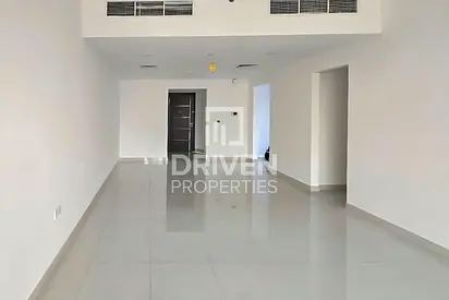 Canal View | Ready to move in | Upgraded Apt