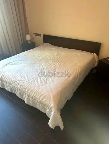 Set of king size bedroom, 2night stand, 1 mirror dressing