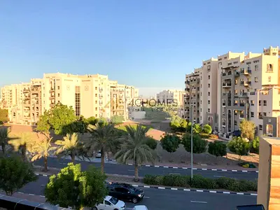 Vastu Upgraded 1BR SALE Balcony Vacant on Transfer