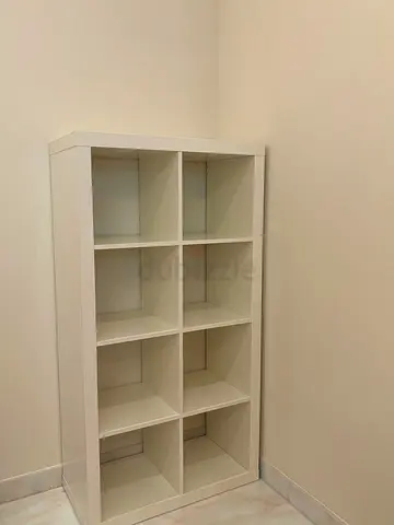 White 8-Cube Storage Shelf / Bookcase with storage bins