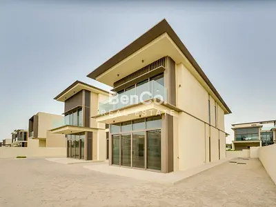 5 Bedrooms | Unfurnished | Private Background