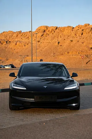 2024 Tesla Model 3 Long Range AWD – GCC Specs – Black – L